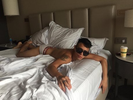 Naken läckt OnlyFans-bild av Yefer Paez
