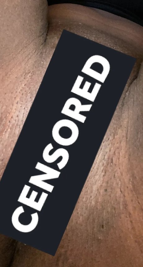 Naken läckt OnlyFans-bild av Acts Of Layla 