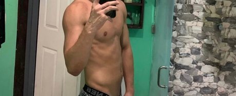 Nøgent lækket OnlyFans-billede af Dilan