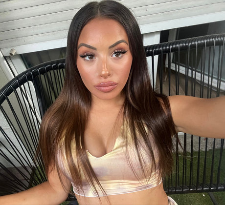 Alaston vuotanut OnlyFans-kuva Yaminaxm