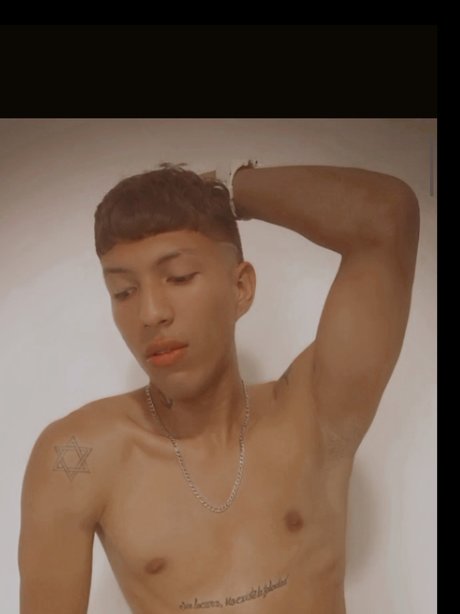 Naken läckt OnlyFans-bild av Gael Zair