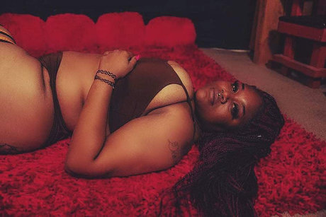 Naken läckt OnlyFans-bild av Teila