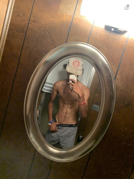 Nahá fotka uniklých OnlyFans od Tre Jackson