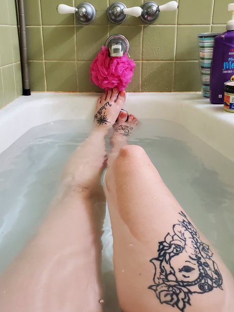 Naken läckt OnlyFans-bild av Tattoomama
