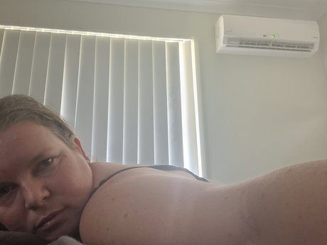 Naken läckt OnlyFans-bild av Allie Jay