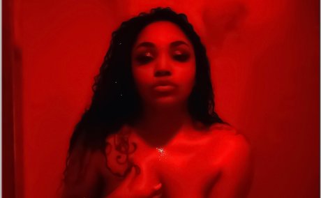 Naken lekkede OnlyFans-bilde av Starr Divine