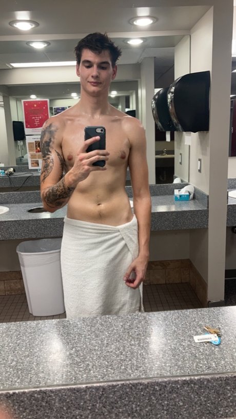 Naakte gelekte OnlyFans-foto van Jake
