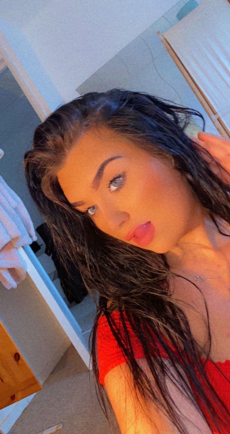 Naken läckt OnlyFans-bild av Georgia