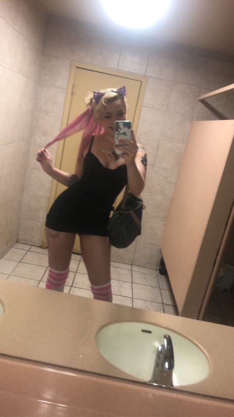 Обнаженная фотография утечки OnlyFans от Violet