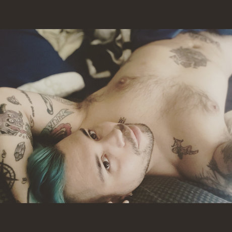 Naken läckt OnlyFans-bild av Spike