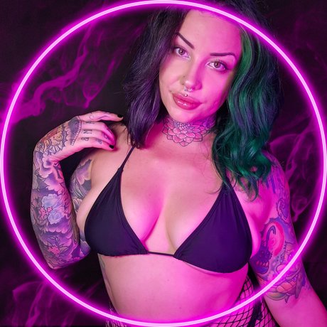 Dahlia Dee 
