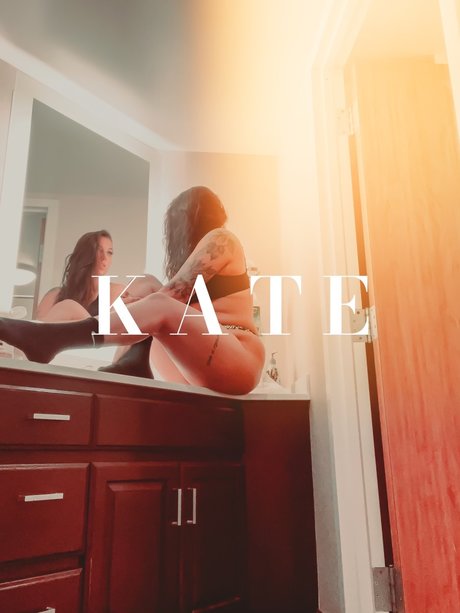 Naakte gelekte OnlyFans-foto van Kate