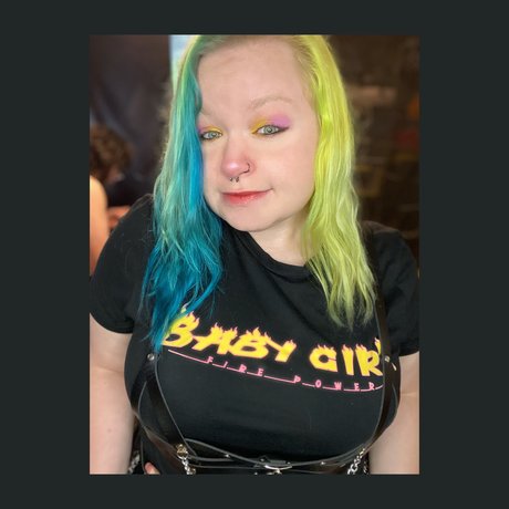 Photo nue de fuite OnlyFans de Baby Girl