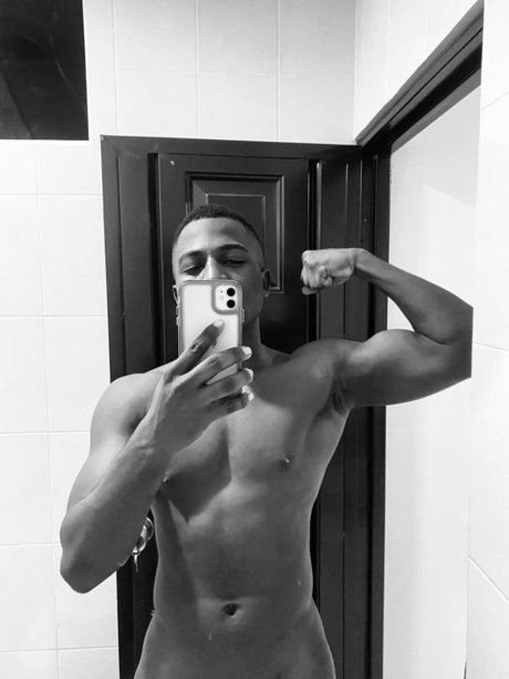 Photo nue de fuite OnlyFans de Yampier Cuero