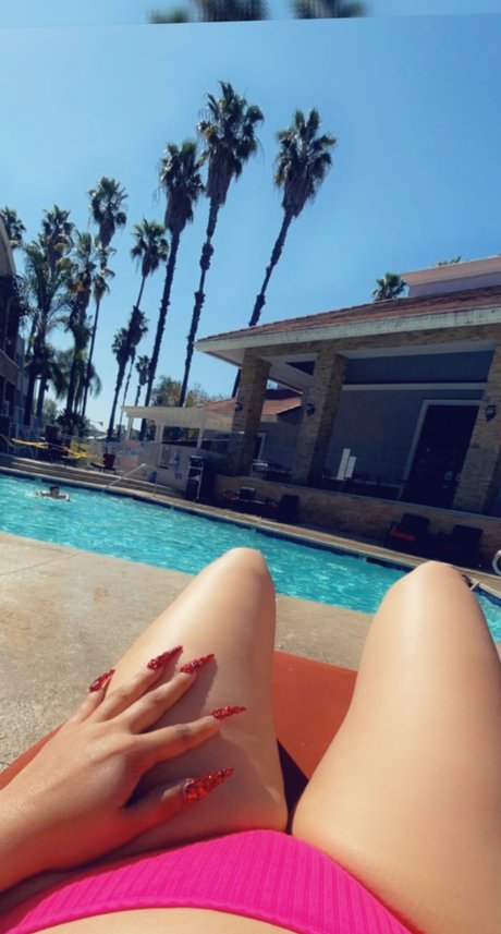 Naakte gelekte OnlyFans-foto van Boujee P 