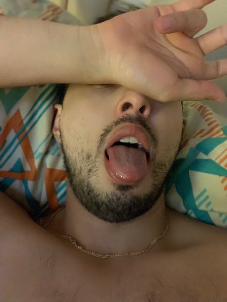 Naken läckt OnlyFans-bild av Eros