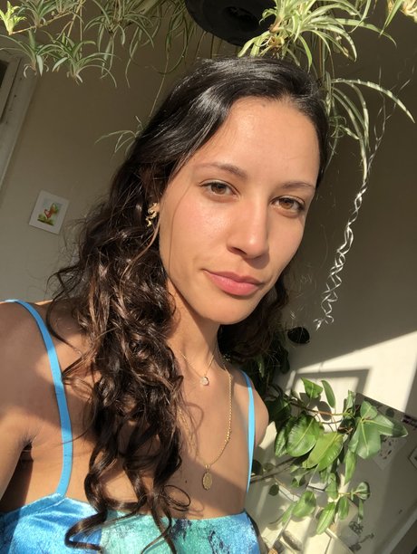 Naakte gelekte OnlyFans-foto van Luciaescalante