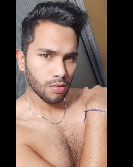 Обнаженная фотография утечки OnlyFans от Alex Rojas