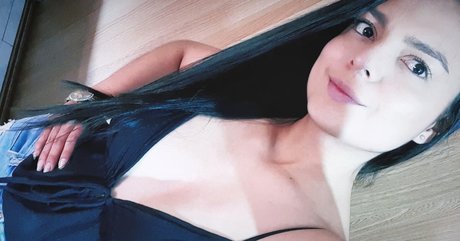 Naken läckt OnlyFans-bild av Yuyi