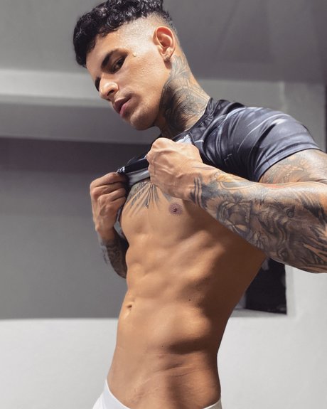 Naken lekkede OnlyFans-bilde av Trisstan