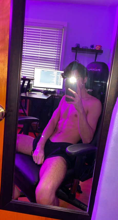 Naken läckt OnlyFans-bild av Kyos