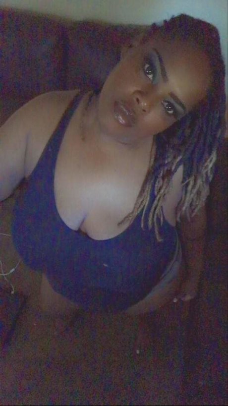 Обнаженная фотография утечки OnlyFans от Queen Sukubuss