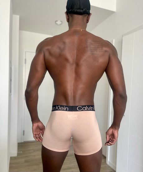Naken läckt OnlyFans-bild av Your Favorite