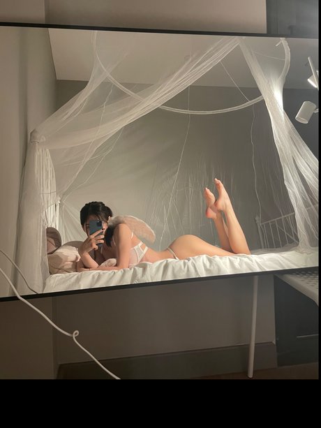 Nacktes geleaktes OnlyFans-Foto von Alya Vural