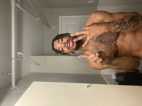 Nacktes geleaktes OnlyFans-Foto von Freddyisland