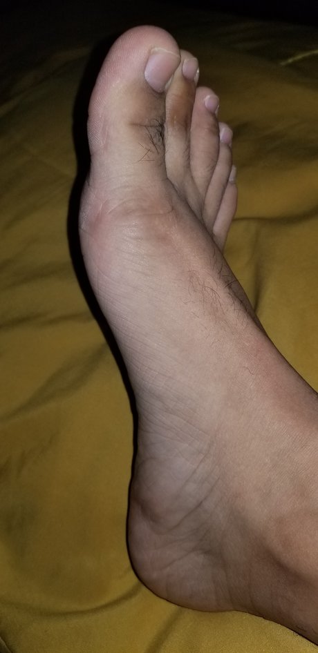 Naakte gelekte OnlyFans-foto van Feet Together