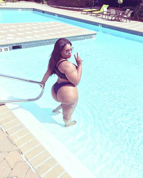 Foto nua vazada do OnlyFans de Zoethickkkk