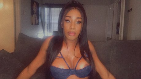 Naakte gelekte OnlyFans-foto van Niyah