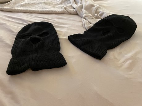 Foto nua vazada do OnlyFans de Masked Gay Couple