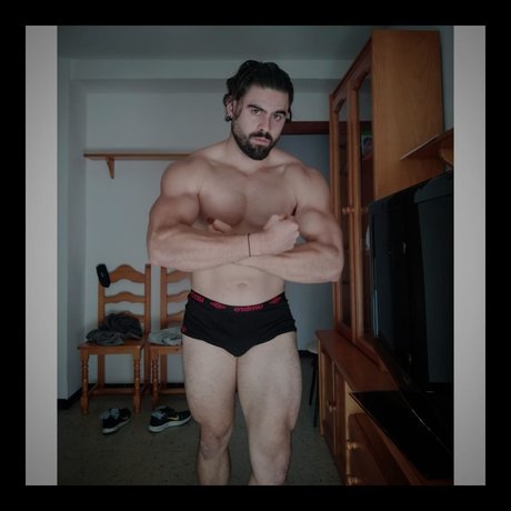 Nøgent lækket OnlyFans-billede af Latin Viking