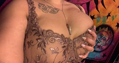 Naken läckt OnlyFans-bild av Flirty Dayana