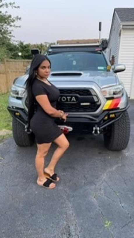 Обнаженная фотография утечки OnlyFans от The Queen 