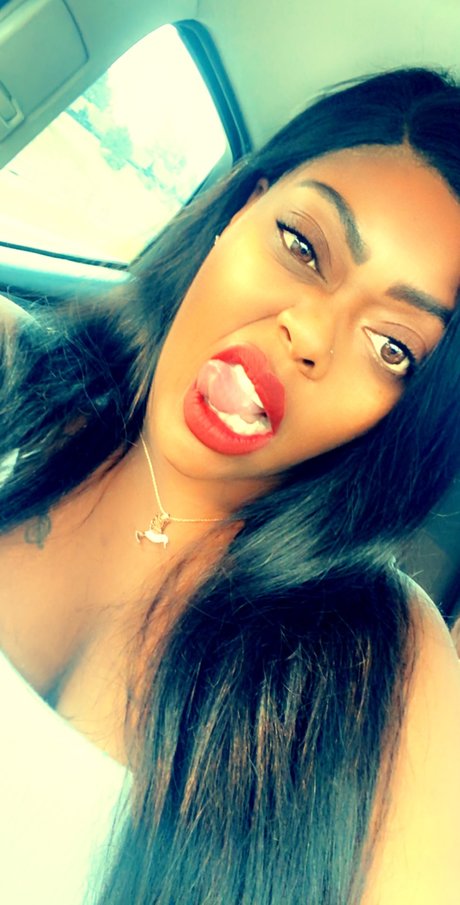 Nahá fotka uniklých OnlyFans od Nicolelovve