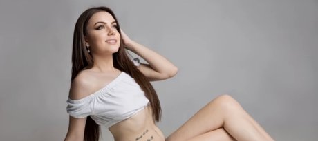 Alaston vuotanut OnlyFans-kuva Nadia L