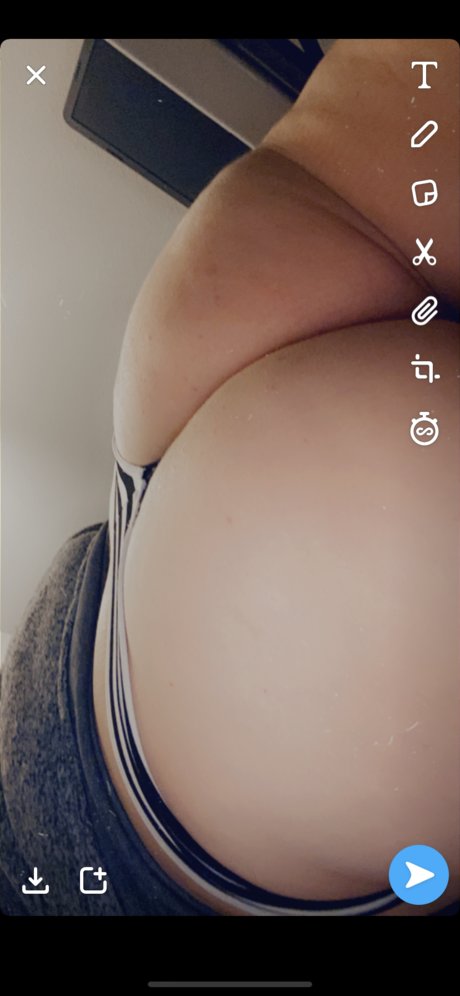 Alasti lekkinud OnlyFans-i pilt Faith