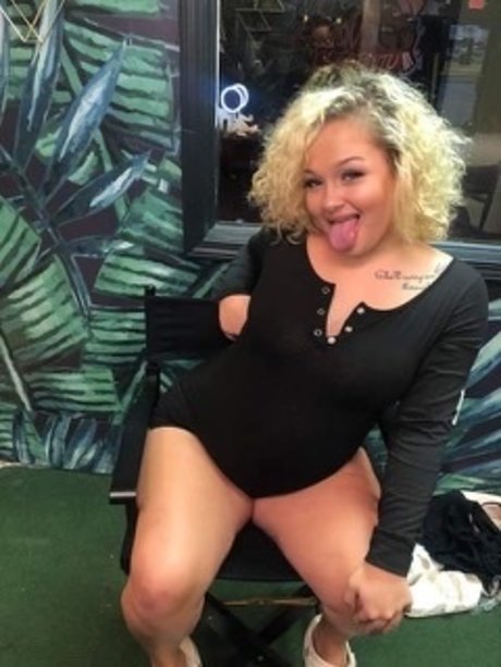 Foto nua vazada do OnlyFans de Cocoa Red