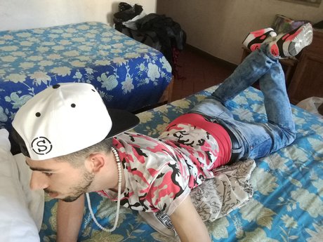 Naken läckt OnlyFans-bild av U7898893