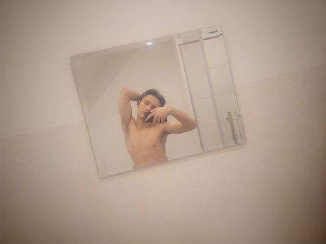 Naakte gelekte OnlyFans-foto van Ilya