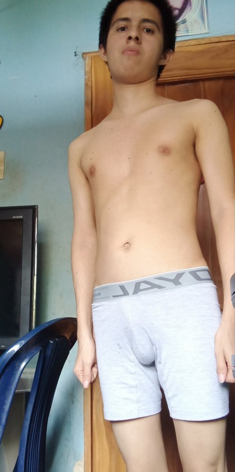 Naken läckt OnlyFans-bild av Rompefantasma3000