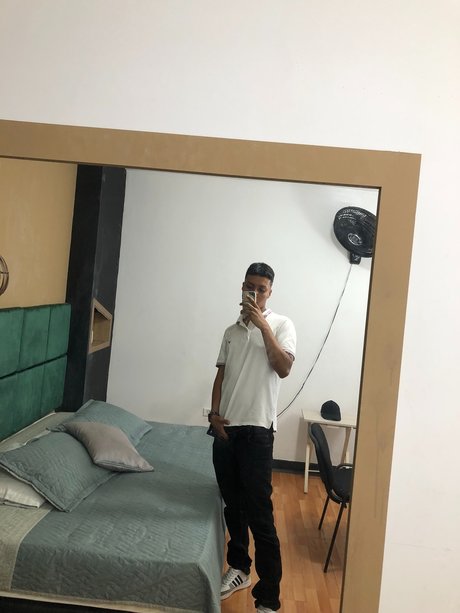 Photo nue de fuite OnlyFans de Julin Arias