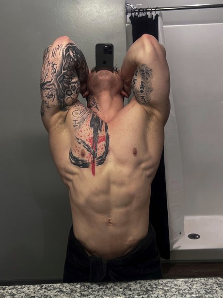 Naken läckt OnlyFans-bild av Ike