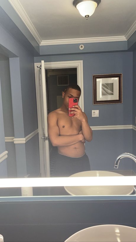 Naken läckt OnlyFans-bild av Kingken