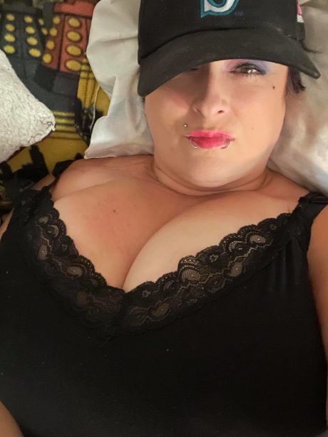 Alasti lekkinud OnlyFans-i pilt Shan Marie