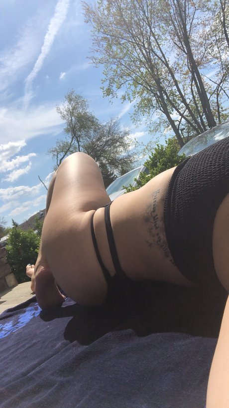 Foto di nudo di fuga di OnlyFans di Snow