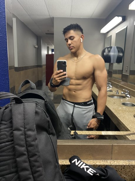 Nacktes geleaktes OnlyFans-Foto von Paris