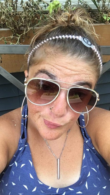 Naken läckt OnlyFans-bild av Sexy Momma